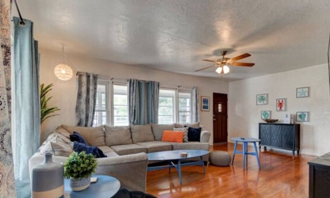 Holly Hill Otro | Shark Shack Attack is a great location to all things Daytona Beach!