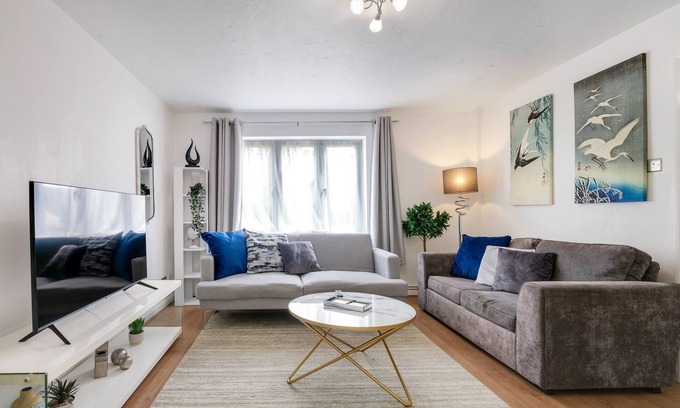 Aylesbury Casa | Sharp Close 4 Bedroom, 2 Bathroom in Aylesbury
