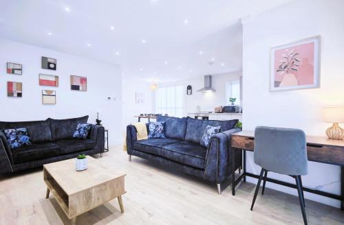 Offerton Casa | Shaw Heath Cottage - Charming Holiday Home In the Heart of Stockport - Free Parking