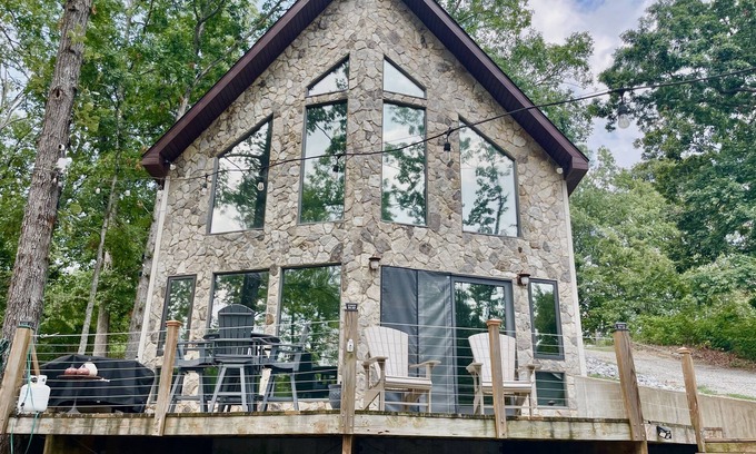 Marion Casa | Shawnee Overlook - Lakefront Home on Lake Egypt
