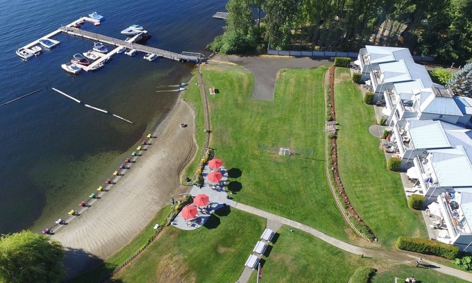 Shawnigan Lake Condominio | Shawnigan Lake - Beach Front Oasis