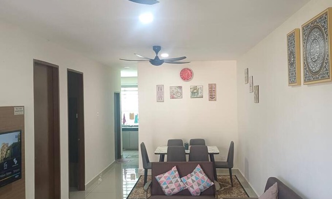 Kampung Kedai Lalat Casa | Shazz Homestay by Paradigma