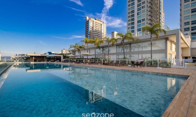 Itacolomi Apartamento | SHC - Condominium With Pool 50m From the Beach in Picarras