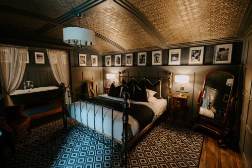 Belfast Casa | Sheddington Manor - 2 Bedroom Guest House & Cinema