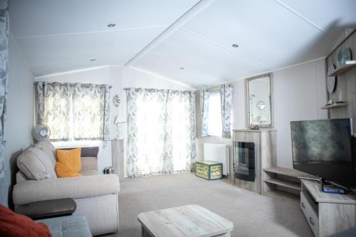 Minster on Sea Otro | Sheerness Holiday Caravan for 6