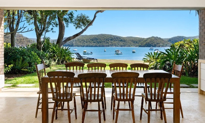 Palm Beach Casa | Shell House On Iluka by Palm Beach Holiday Rentals
