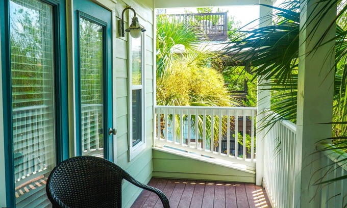 Village of Sugar Beach Casa | Shell Yeah! by AvantStay | Seagrove | Pet-Friendly + Private Pool