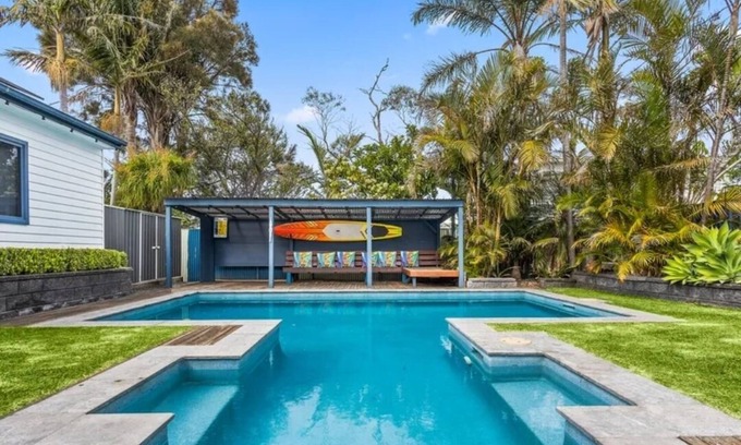 Shellharbour Casa | Shellharbour Village 3 Bedroom house with large pool, walk to beach & Cafes