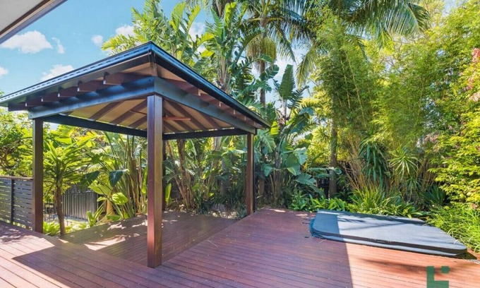 Shelly Beach Villa | Shelly Beach 2 Bedroom Relaxing Costal Retreat - North Villa Back House
