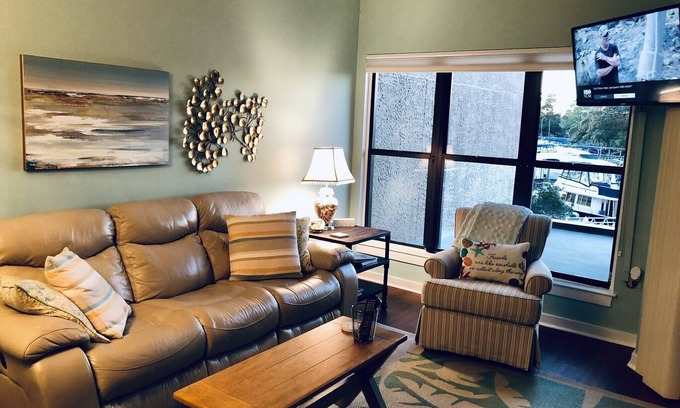 Shelter Cove Condominio | ¡La vista! 1BR Condo Shelter Cove Marina