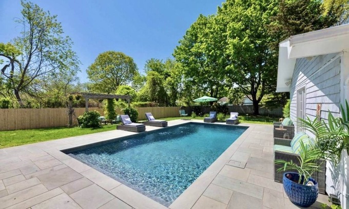 Suffolk County Casa | Shelter Island Retreat With Pool ...Close To Beach & Pet Friendly