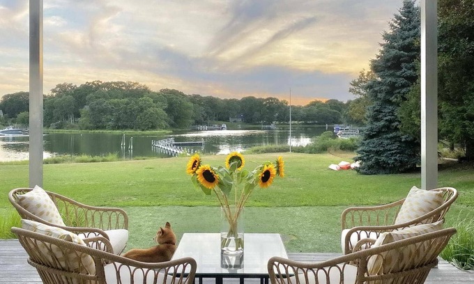 Menantic Creek Casa | Refugio al borde del mar lleno de sol de Shelter Island!