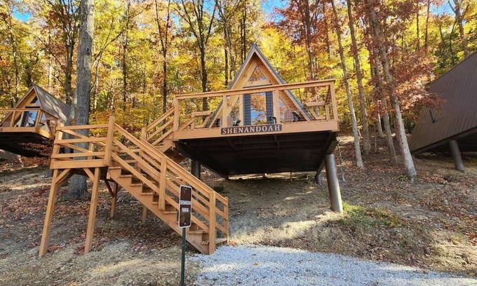 Scio Cabina | Shenandoah/Rustic Lakeview Cabin- 2 Person A-Frame