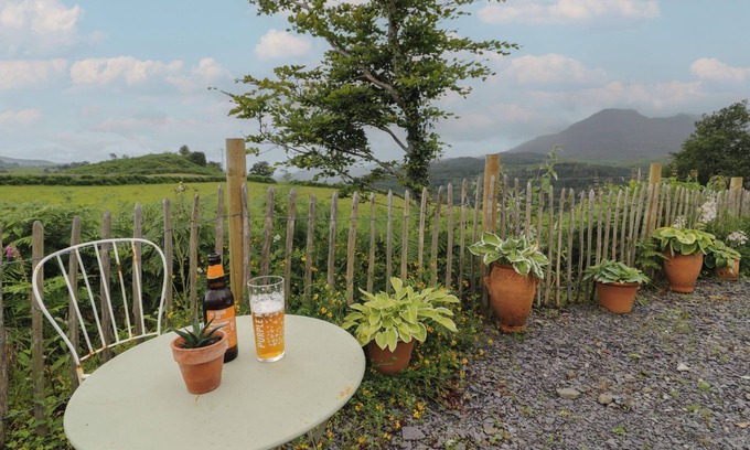 Ffestiniog Cabaña | SHEPHERD'S HUT AT PENRALLT GOCH, romantic in Ffestiniog