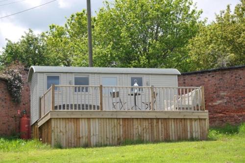 Llandenny Casa | Shepherd's Hut at Cefn Tilla Court