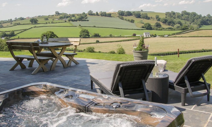 Montgomery Cabaña | SHEPHERD'S REST, pet friendly, luxury holiday cottage in Montgomery