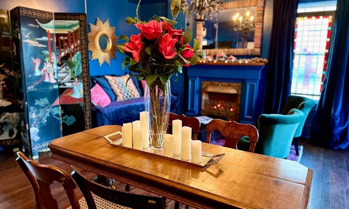 Mystic Apartamento | "Shepherdess": Mystic Blue Salon With River View