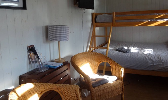 Wigton Cabaña | Shepherds Hut with en-suite shower room and on site Bistro and gym