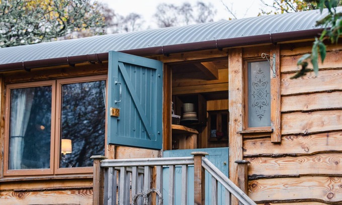 Balnain Casa | Shepherds Hut by Interhome