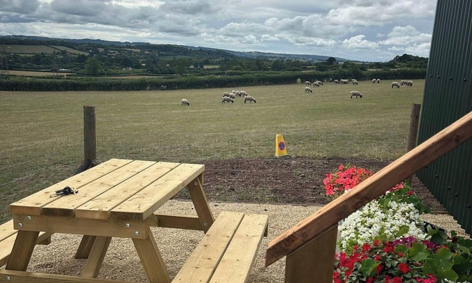 Paulton Cabina | Shepherds hut Near Bath