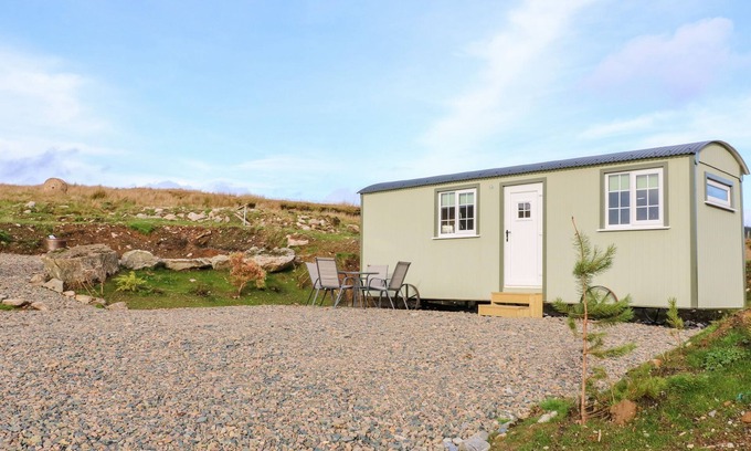 Omagh Cabaña | SHEPHERDS RETREAT GLENLARK in Greencastle, County Tyrone