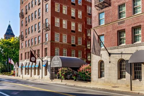West Cambridge Hotel | Sheraton Commander Hotel