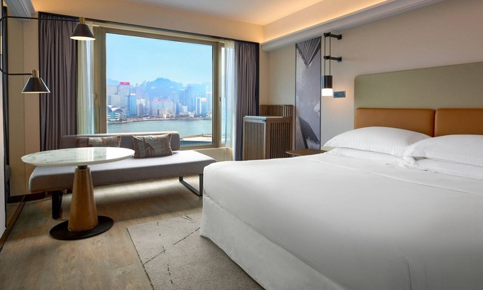 Tsim Sha Tsui Hotel | Sheraton Hong Kong Hotel & Towers