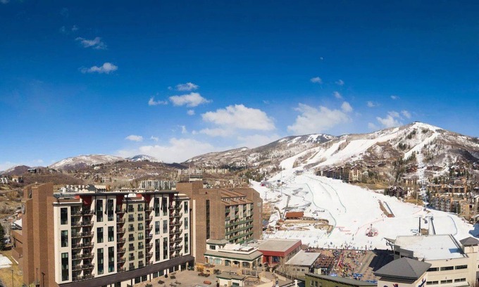 Steamboat Springs Villa | Sheraton Steamboat 2 Bdrm Villa Mar. 9th-16th; Ski In/Out, Full Kitchen, Sleep 6