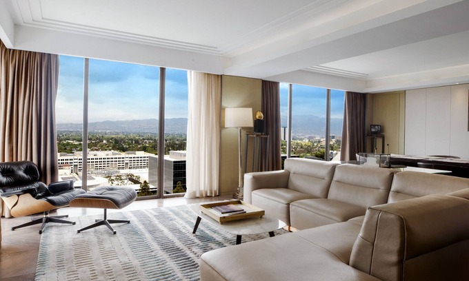 Universal City Hotel | Sheraton Universal Hotel
