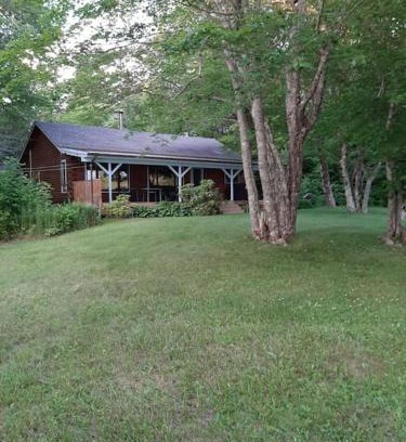 Chester Casa | Sherbrooke Lake Cottage with Private Beach