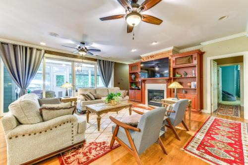 Sherrills Ford Casa | Sherrills Ford Escape with Hot Tub, Deck and Yard