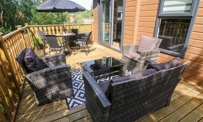 South Lakeland Leisure Village Cabaña | SHERWOOD 34, pet friendly, with a garden in Carnforth