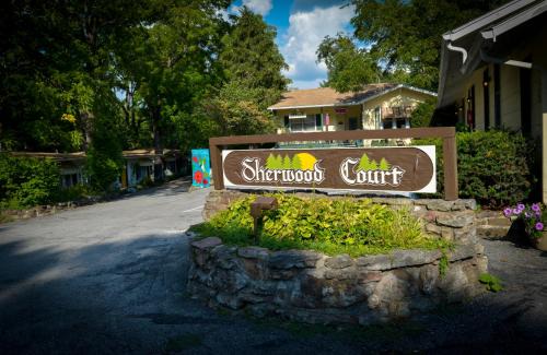 Eureka Springs Hotel | Sherwood Court Cottages & Guest Rooms