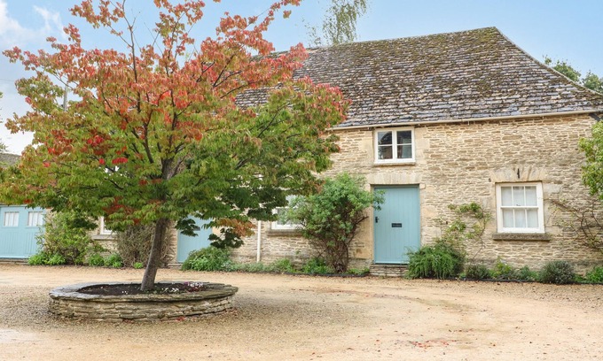 Tetbury Casa | SHERWOOD, pet friendly, character holiday cottage in Tetbury