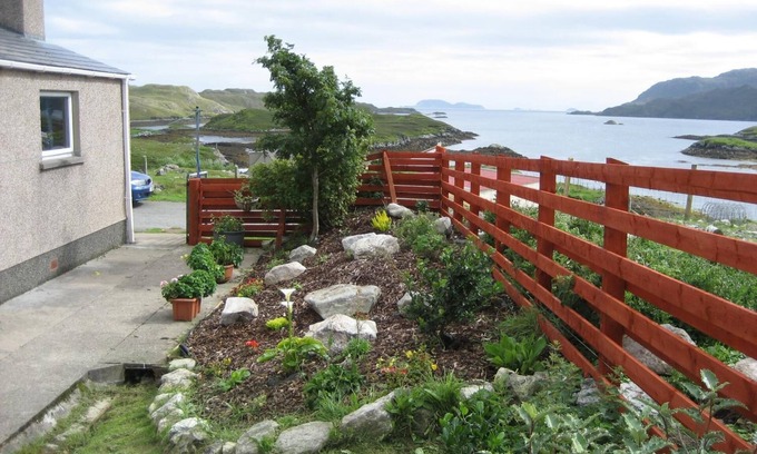 Lewis and Harris Cabaña | Shiantview Cottage