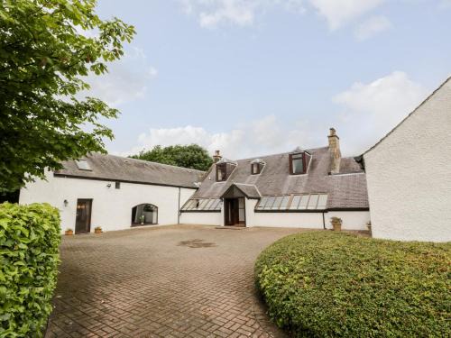 Falkirk Casa | Shieldhill Farm House
