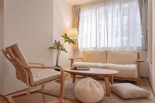 Chinatown Apartamento | SHIKA HOME 横浜中華街-高級ファミリーカップル向けワイドキングベットホームシアター駅徒歩4分 長期滞在者向け定期清掃サービス Luxury Family CoupleRoom with Home Theater 2m Large Bed 4min to Station