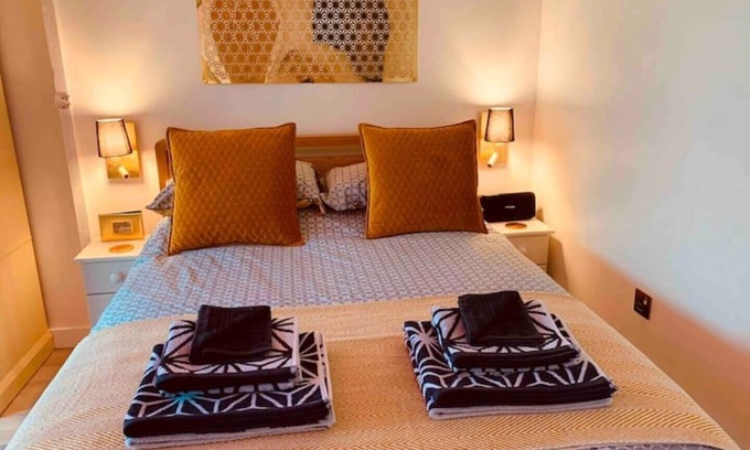Redruth Chalet De Esquí | SHINE CHALET - UNIQUE & COMFORTABLE ACCOMMODATION