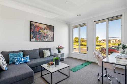 Point Cook Casa | Shine Point Cook - Elegant Home Sweet Home