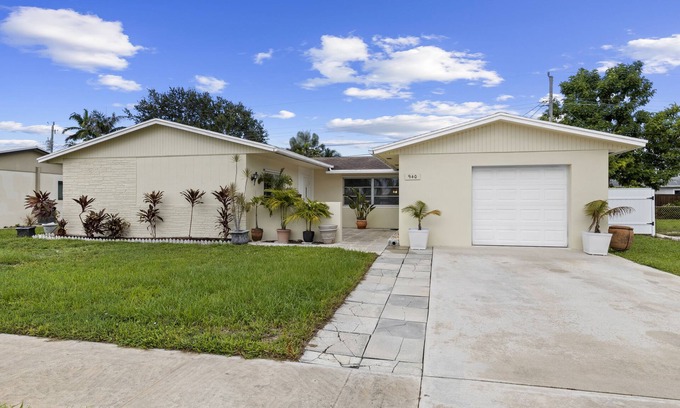 Florida North Atlantic Coast Casa | Ship To Shore-Close to Beach