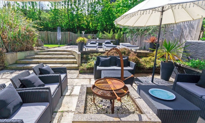 Croyde Casa | Shippenrill Croyde 6 Bedrooms, Sleeps 14, Hot Tub
