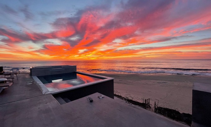 La Fortuna Casa | Shipwrecks East Cape, Oceanfront Casa With Pool!