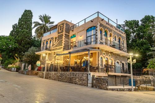 Tiberias Old City Hotel | Shirat Hayam Boutique Hotel