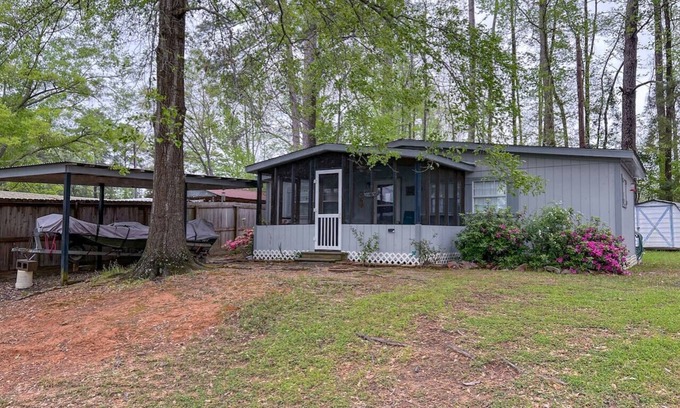 Negreet Cabaña | Shirley's Place on Negreet Creek