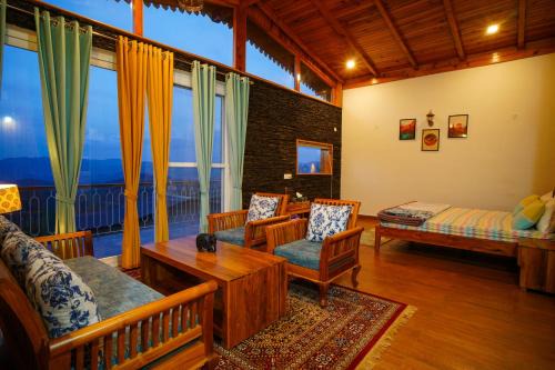 Almora Complejo | Shivoham Himalayan Resort