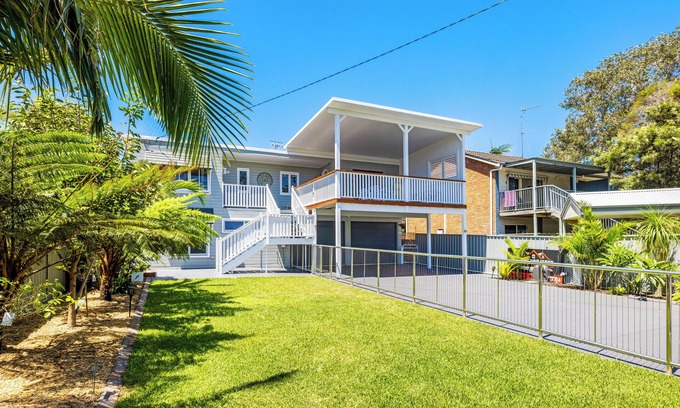 Shoal Bay Casa | Shoaly House & Shoaly House Cottage-perfect for multiple families or weddings.