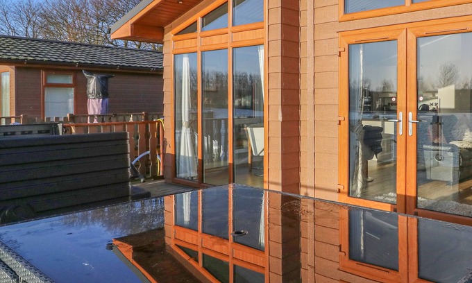 South Lakeland Leisure Village Cabaña | Shore Beats Work, CARNFORTH