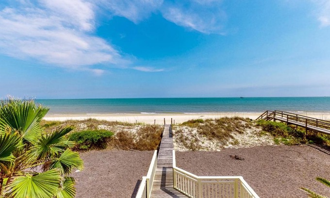 Plantation Casa | Shore Beats Work