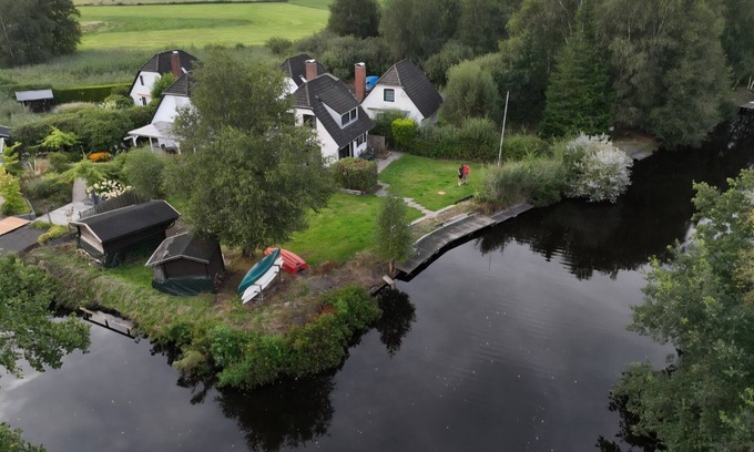 Bedekaspel Casa | Shore happiness on the Great Sea with boat, canoes and kayak. Dog friendly!