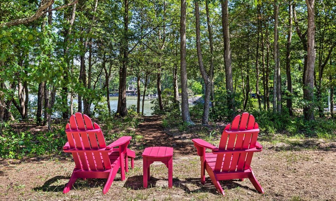Reedville Casa | ‘Shore Thing’ Bayfront House w/ Provided Kayaks!